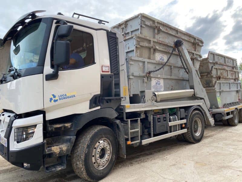 Camion et bennes Loca Benne Gironde livrés au Bouscat
